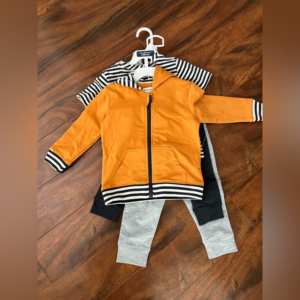 Tommy Bahama 4 Piece Set